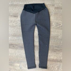 Scrunch butt textured leggings size M fits like XS-S